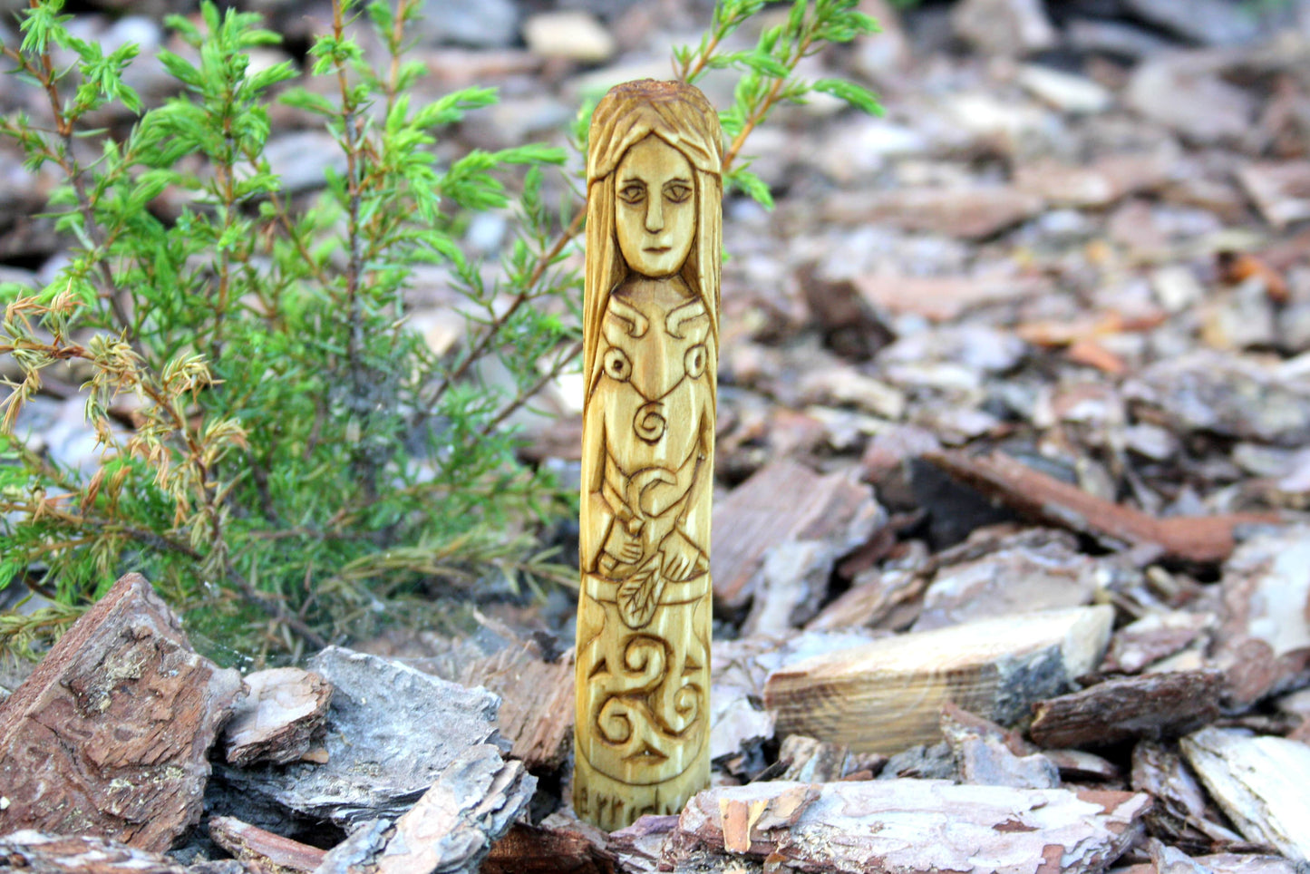 Celtic Goddess CERRIDWEN stanue