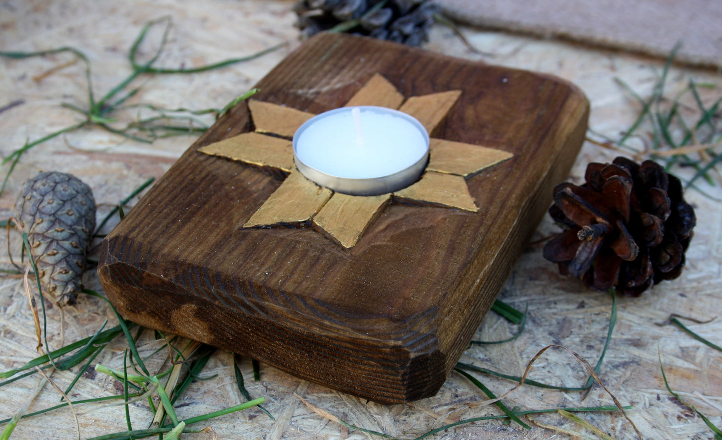 Small Slavic Pantheon. Altar. Makosh, Hors, Chur, Dana, Stribog, Yarylo, Morana, Chernobog, Yarylo,Dajdbog, Perun, Lada, Rod, Svarog, Veles.