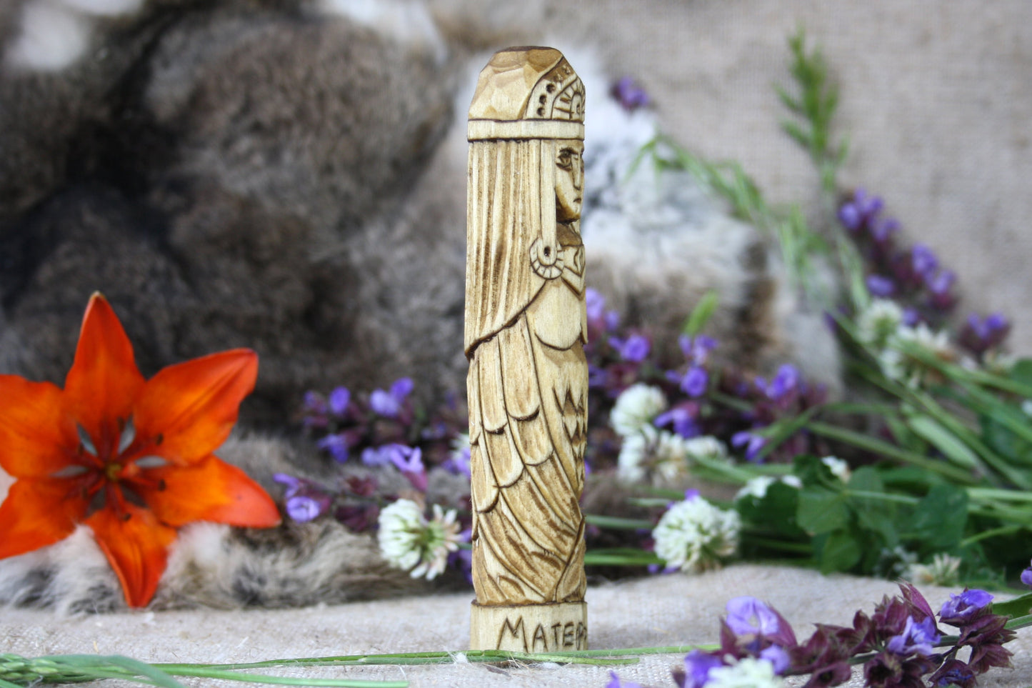 Slavic goddess Mater Sva