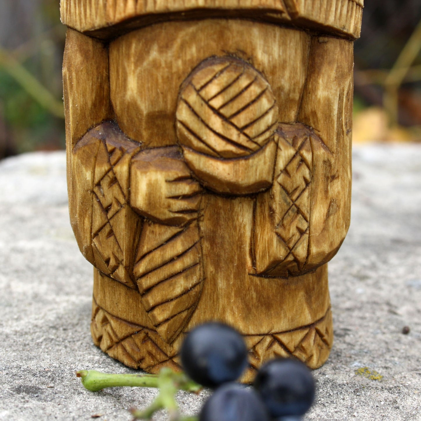Makosh Slavic goddess hand carved wooden figurine 16–17 cm detail