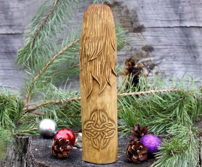 Frigg wooden statue