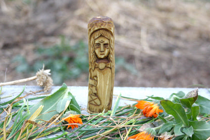Wooden figurine of Celtic Goddess CAILLECH