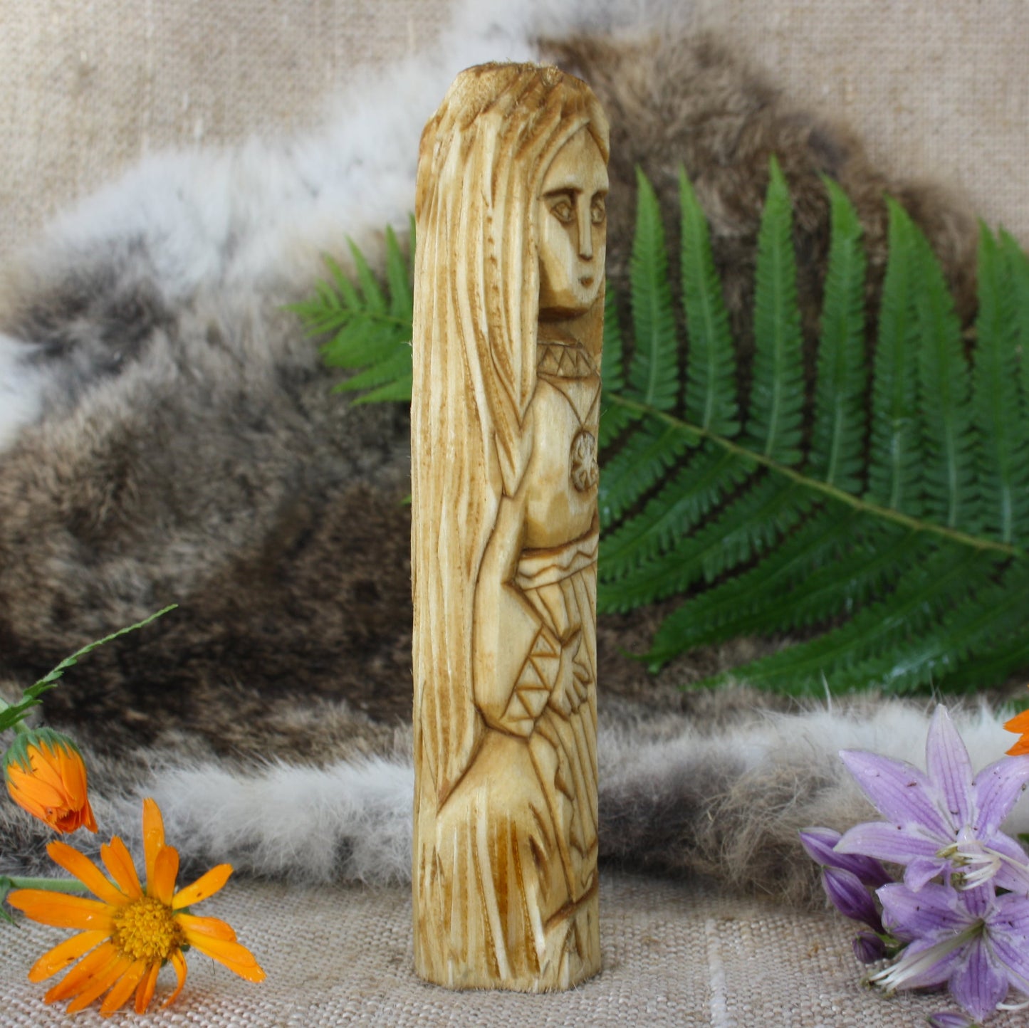 Aibell Celtic goddess of music 15cm hand-carved wooden statue side view