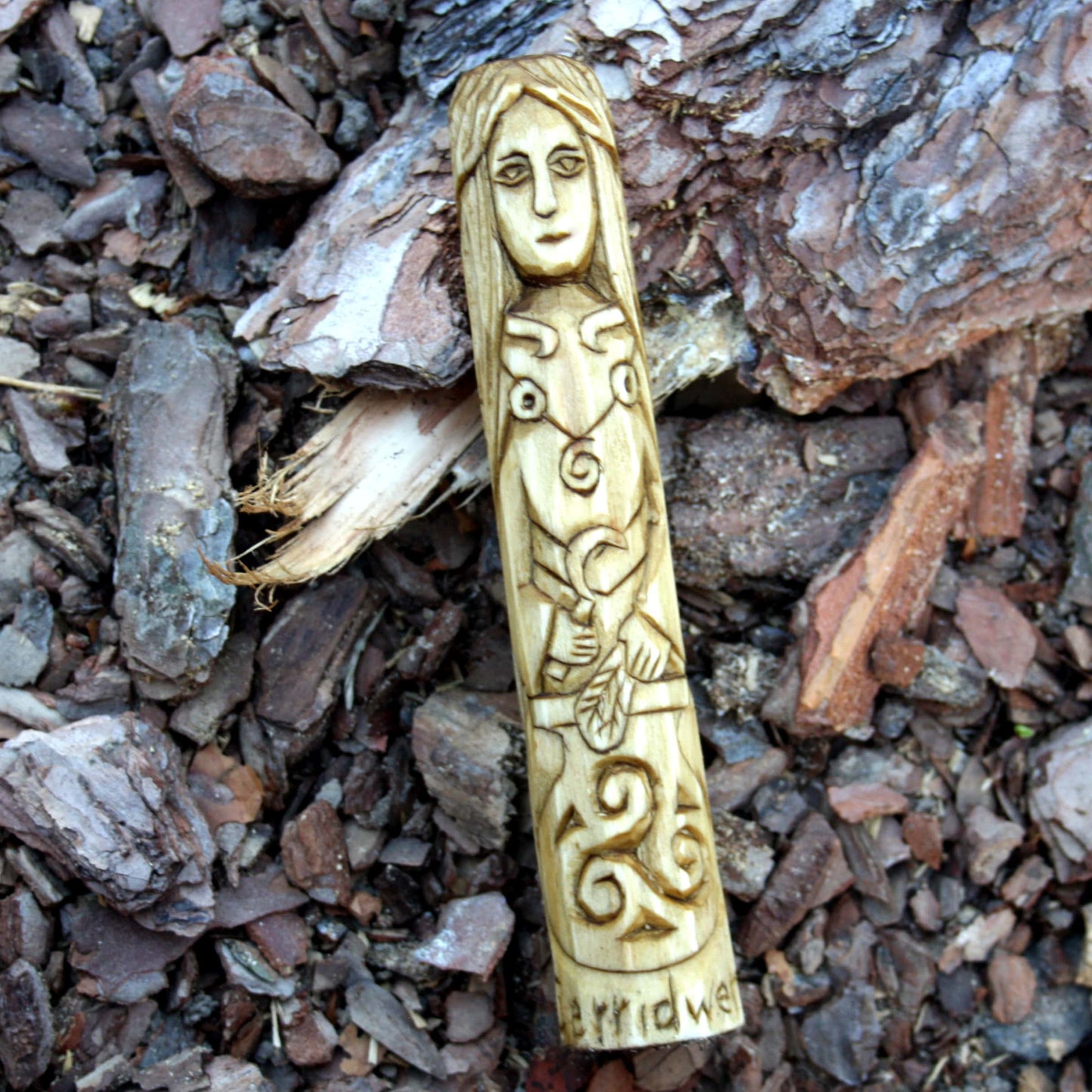 Cerridwen Celtic goddess 15cm detailed hand-carved wooden figure