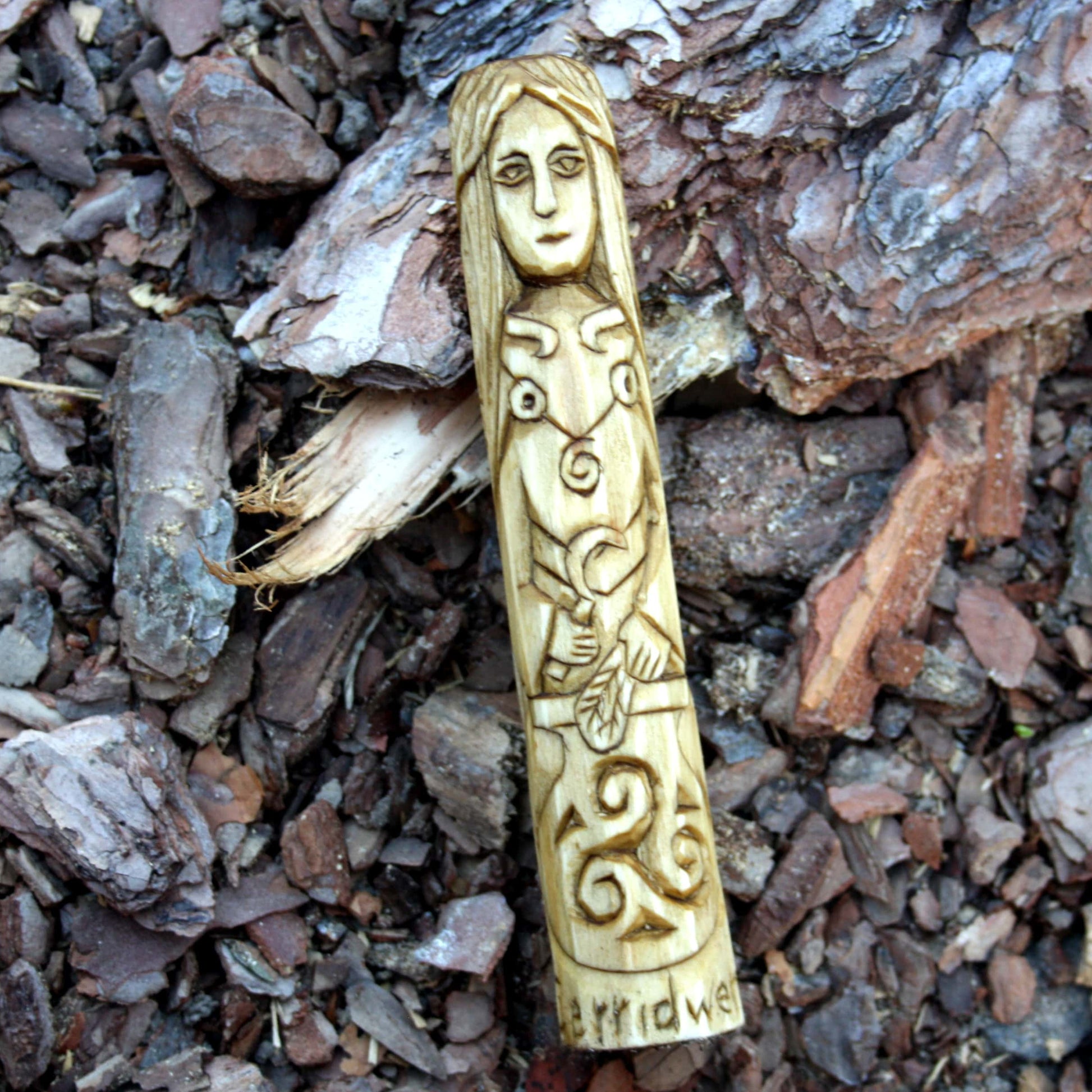 Cerridwen Celtic goddess 15cm detailed hand-carved wooden figure