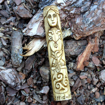 Cerridwen Celtic goddess 15cm detailed hand-carved wooden figure