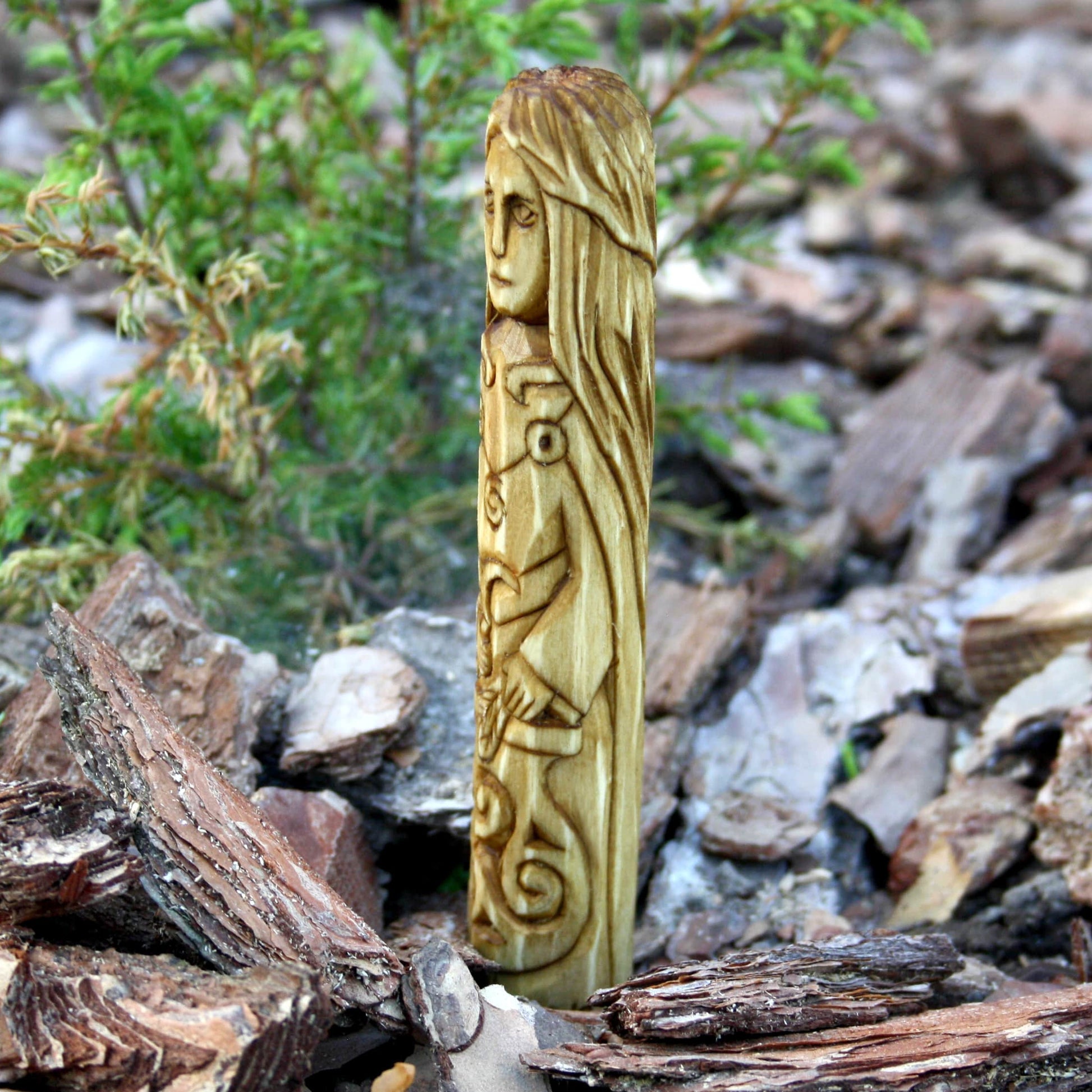 Cerridwen Celtic goddess 15cm wooden statue opposite side view