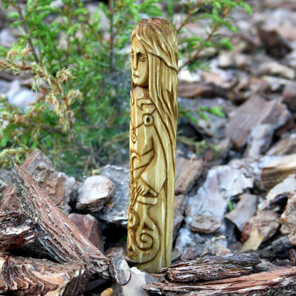 Cerridwen Celtic goddess 15cm wooden statue opposite side view