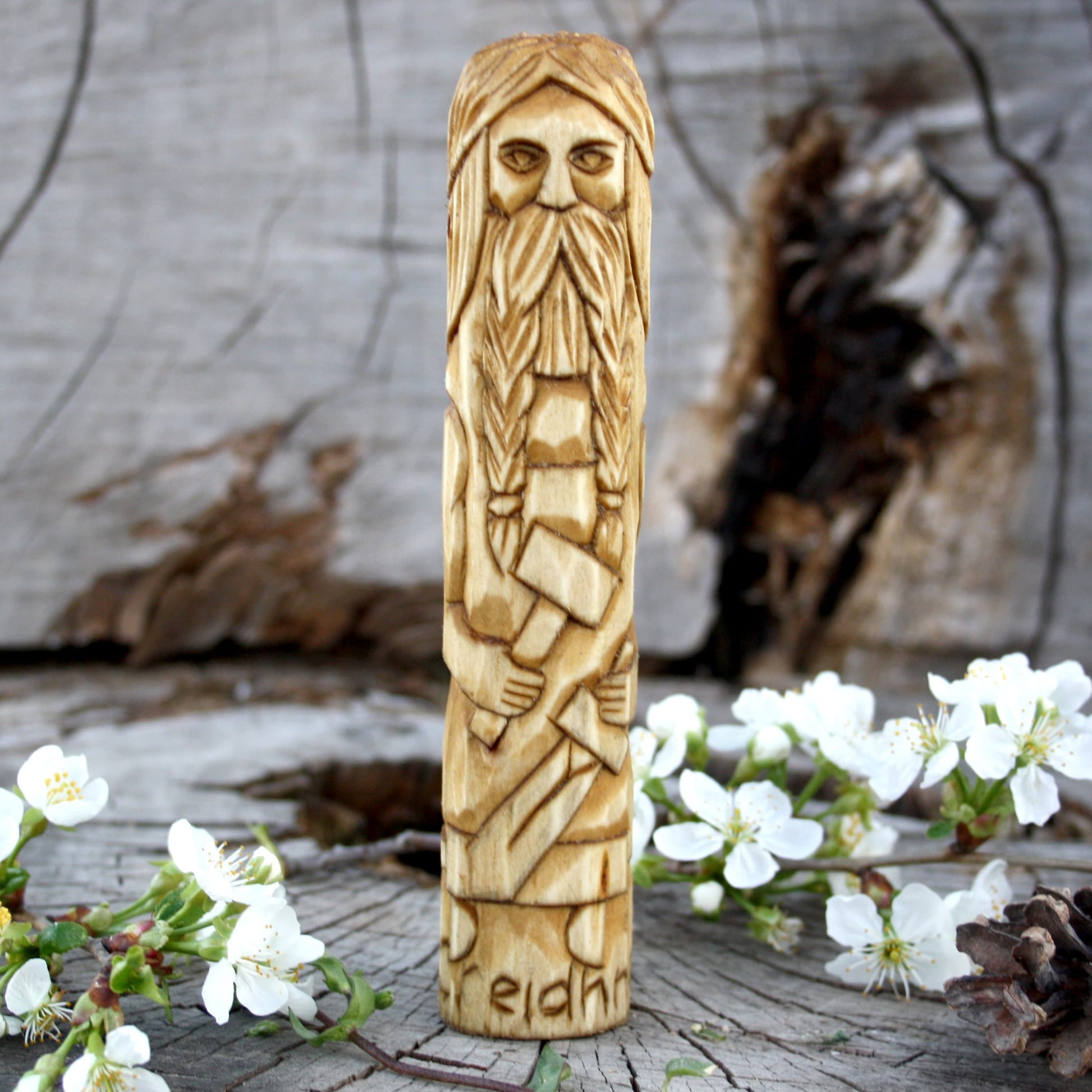 Creidhne Celtic god of goldsmithing and craftsmanship 15cm hand-carved wooden statue front view