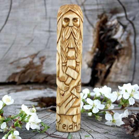 Creidhne Celtic god of goldsmithing and craftsmanship 15cm hand-carved wooden statue front view