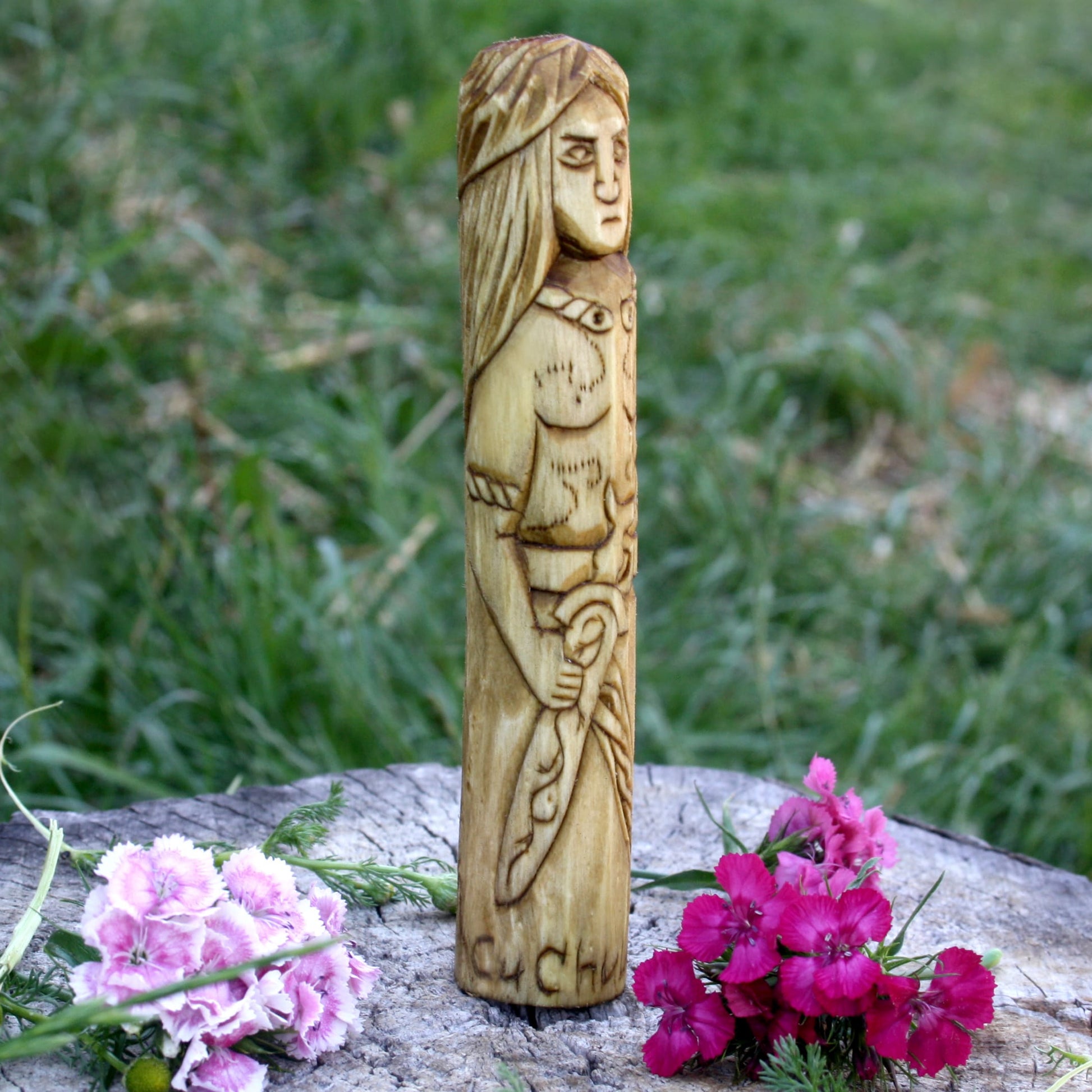Cú Chulainn Celtic warrior 15cm wooden statue opposite side view