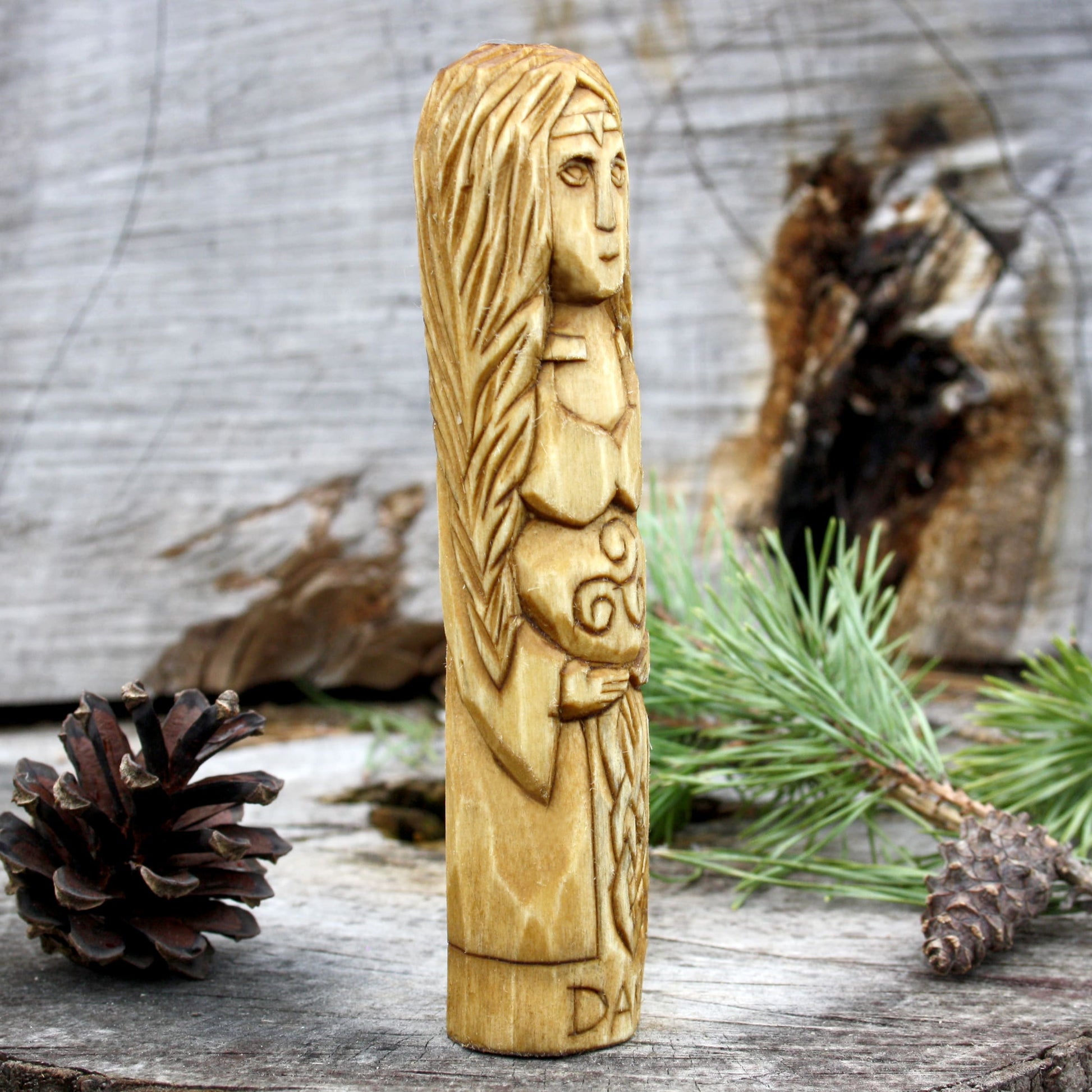 Danu Celtic goddess 15cm wooden statue side detail