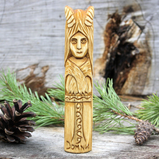 Domnu Celtic goddess of the sea 15cm hand-carved wooden statue front view