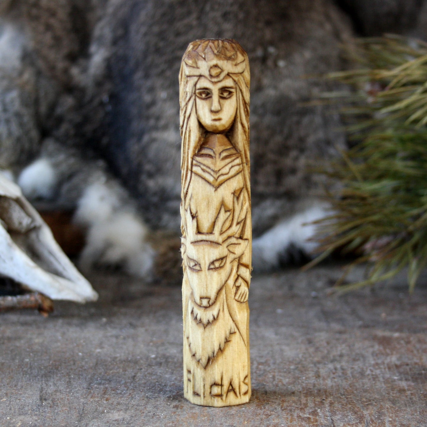 Flidais Celtic goddess of wild nature 15cm hand-carved wooden statue front view