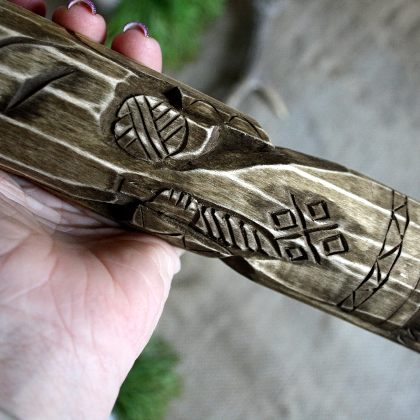 Detailed view of Makosh Slavic wooden idol 25 cm showing traditional hand-carved ornaments