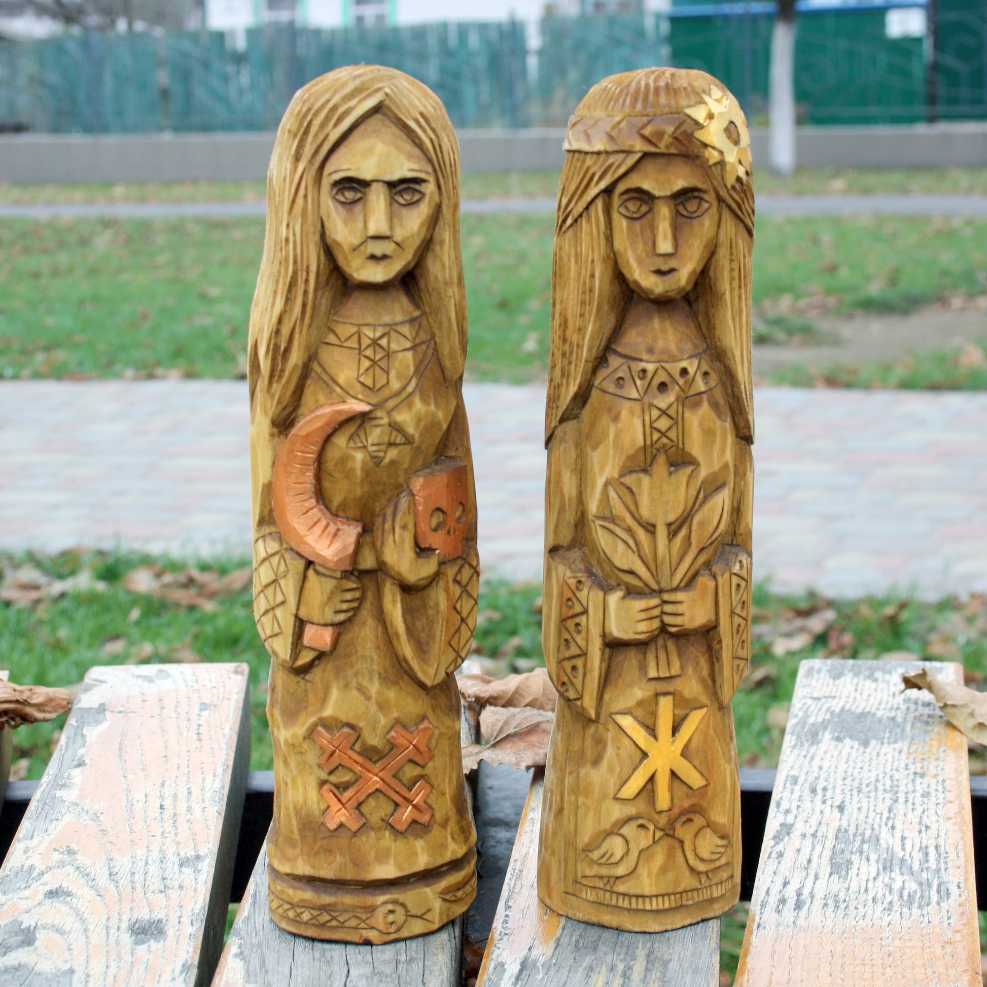 Large statues of Slavic godesses Zhiva and Morana