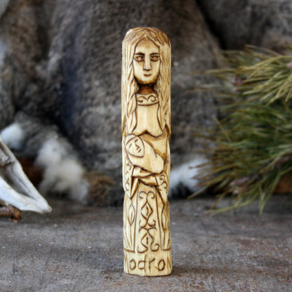 Modron Celtic Mother Goddess 15cm hand-carved wooden statue front view