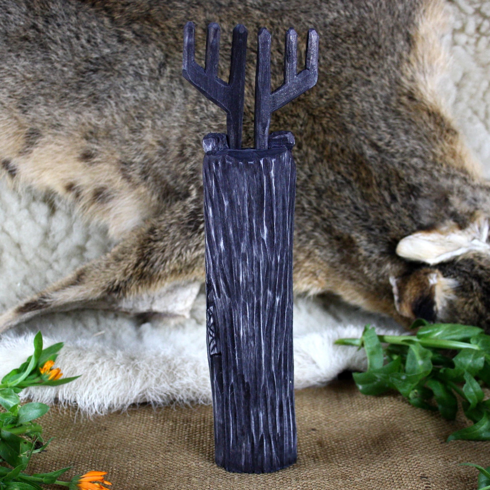 Bck sie of Veles dark Slavic wooden idol 20 cm with removable wooden horns 